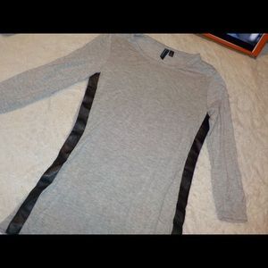 Long sleeve shirt / black stripe